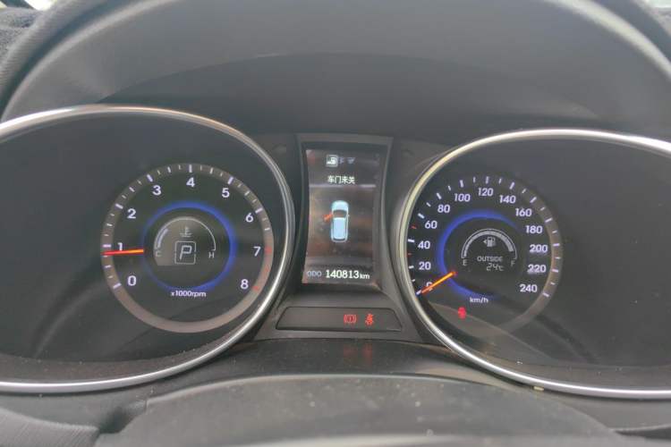 Used Hyundai Santa Fe 2015 2.0T Automatic Two-Wheel Drive Smart Version 5 Seats Instrument Cluster