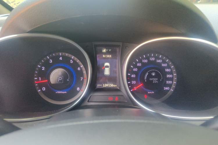 Used Hyundai Santa Fe 2015 2.0T Automatic Two-Wheel Drive Smart Version 5 Seats Instrument Cluster