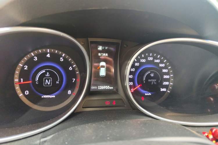 Used Hyundai Santa Fe 2015 2.4L Automatic All-Wheel Drive Smart Version 5 Seats Instrument Cluster