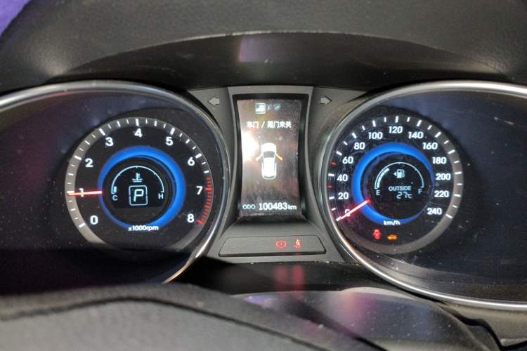Used Hyundai Santa Fe 2015 2.4L Automatic Two-Wheel Drive Smart Version 5 Seats Instrument Cluster