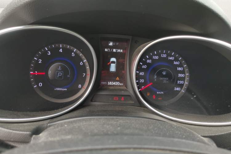 Used Hyundai Santa Fe 2015 2.0T Automatic 4x4 Smart 7-Seater Instrument Cluster
