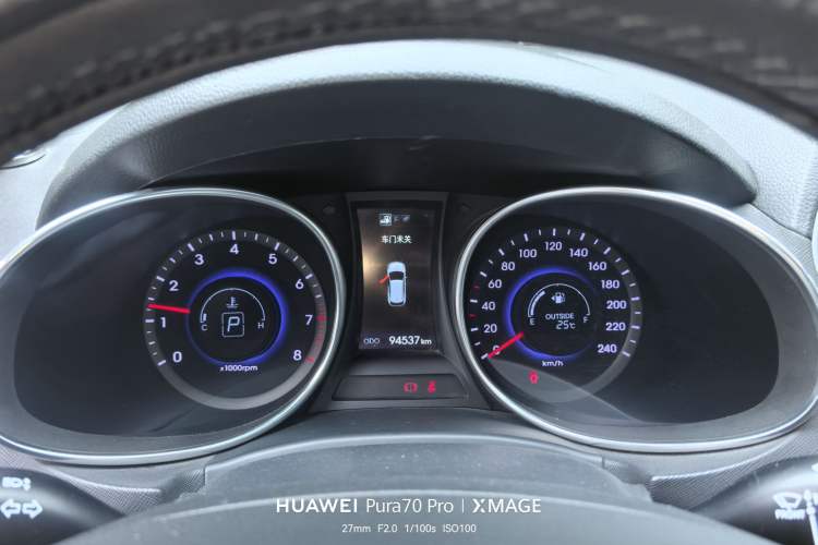 Used Hyundai Santa Fe 2015 2.0T Automatic All-Wheel Drive Smart Version 5 Seats Instrument Cluster