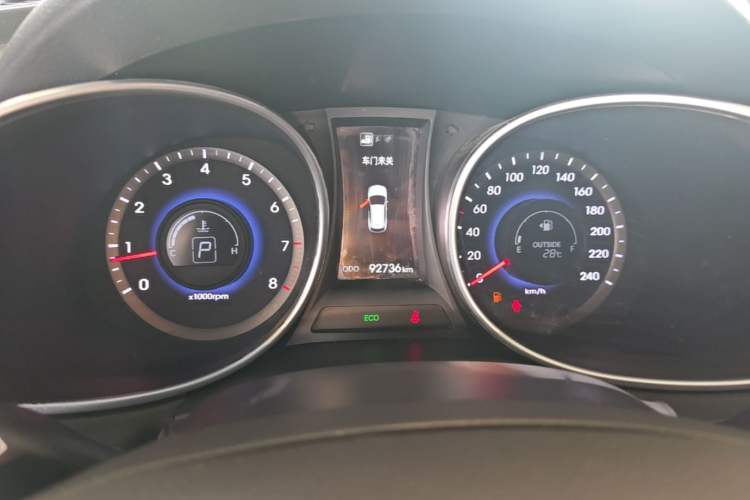 Used Hyundai Santa Fe 2015 2.0T Automatic Two-Wheel Drive Smart Version 5 Seats Instrument Cluster