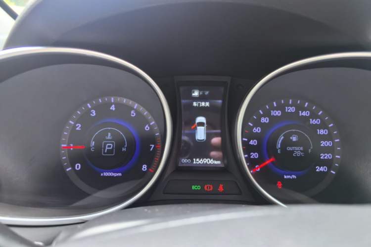 Used Hyundai Santa Fe 2015 2.0T Automatic Two-Wheel Drive Smart Version 5 Seats Instrument Cluster