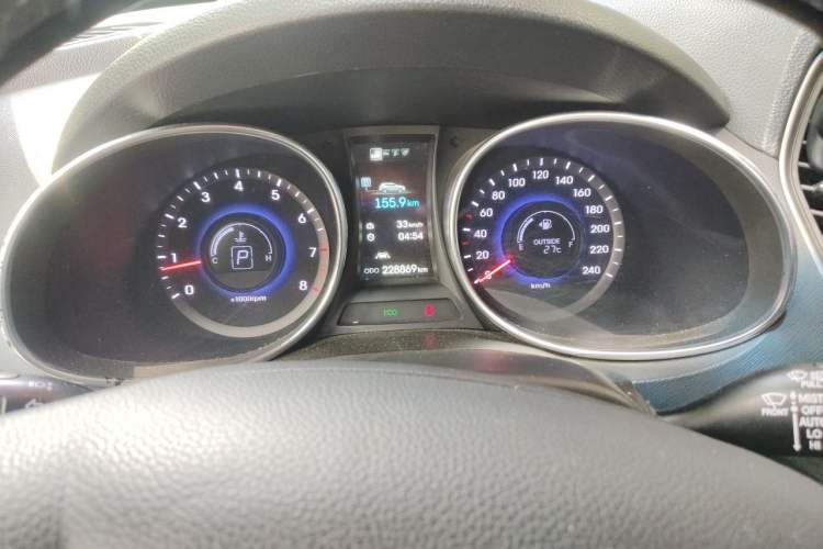 Used Hyundai Santa Fe 2015 2.0T Automatic 4x4 Top-Grade 7-Seater Instrument Cluster