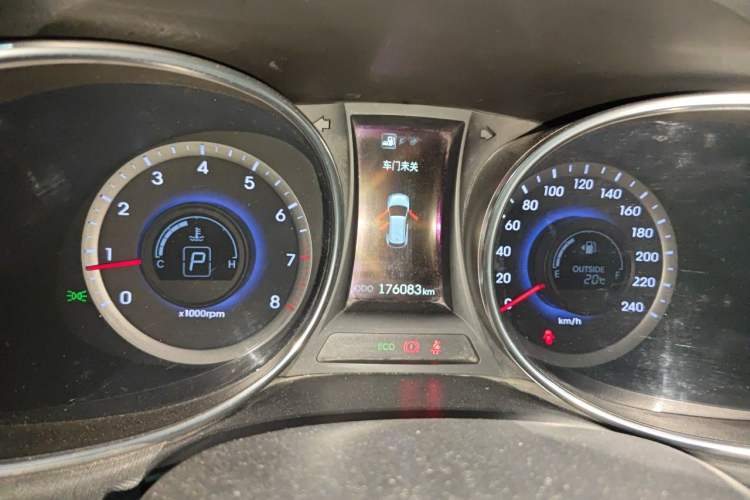 Used Hyundai Santa Fe 2015 2.0T Automatic 4x4 Smart 7-Seater Instrument Cluster