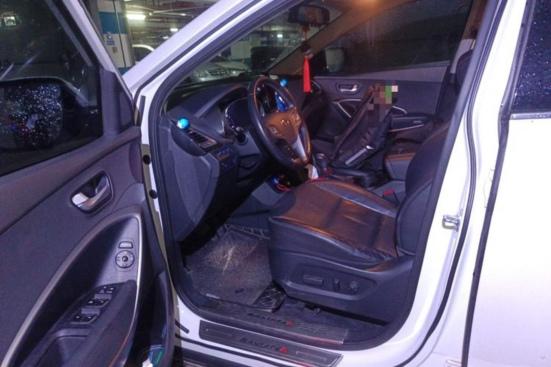 Used Hyundai Santa Fe 2015 2.0T Automatic 4x4 Smart 7-Seater Interior 3