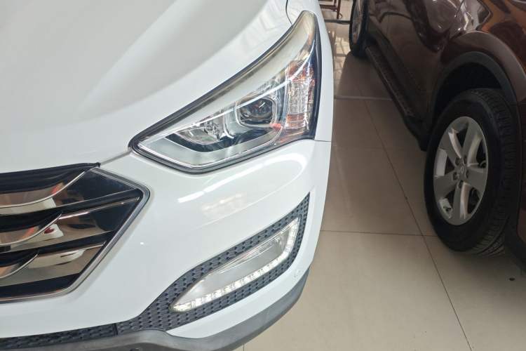 Used Hyundai Santa Fe 2015 2.0T Automatic Two-Wheel Drive Smart Version 5 Seats Left Front Headlight