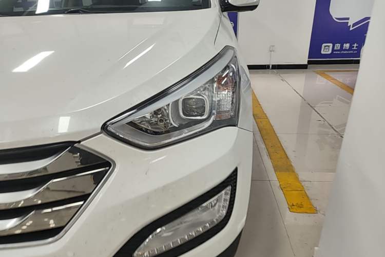 Used Hyundai Santa Fe 2015 2.0T Automatic All-Wheel Drive Smart Version 5 Seats Left Front Headlight