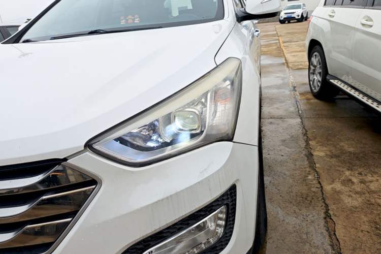 Used Hyundai Santa Fe 2015 2.0T Automatic Two-Wheel Drive Smart Version 5 Seats Left Front Headlight