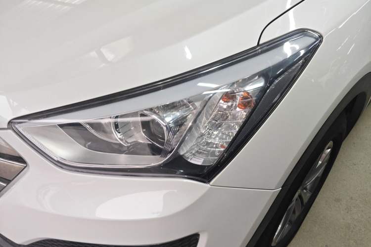Used Hyundai Santa Fe 2015 2.0T Automatic Two-Wheel Drive Comfort Version 5 Seats Left Front Headlight