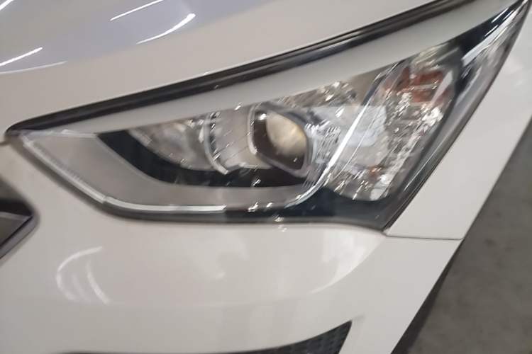 Used Hyundai Santa Fe 2015 2.0T Automatic Two-Wheel Drive Smart Version 5 Seats Left Front Headlight