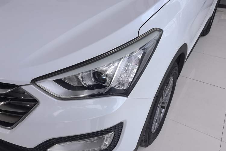 Used Hyundai Santa Fe 2015 2.0T Automatic All-Wheel Drive Smart Version 5 Seats Left Front Headlight