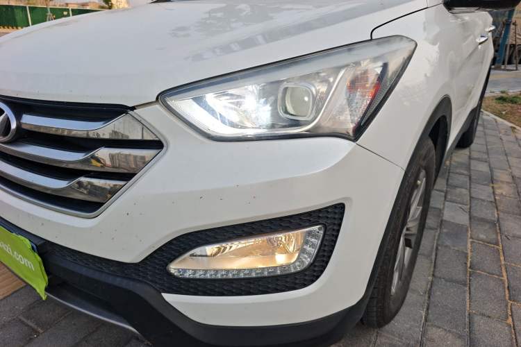 Used Hyundai Santa Fe 2015 2.0T Automatic Two-Wheel Drive Smart Version 5 Seats Left Front Headlight
