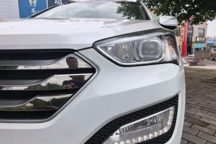 Used Hyundai Santa Fe 2015 2.0T Automatic Two-Wheel Drive Smart Version 5 Seats Left Front Headlight