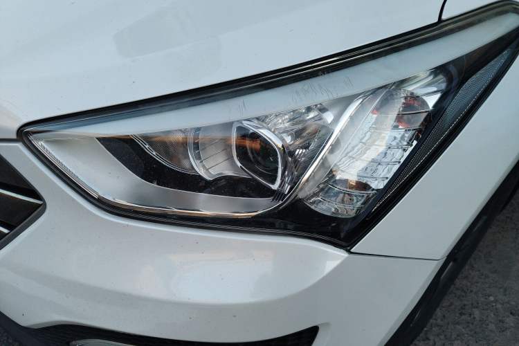 Used Hyundai Santa Fe 2015 2.0T Automatic Two-Wheel Drive Smart Version 5 Seats Left Front Headlight