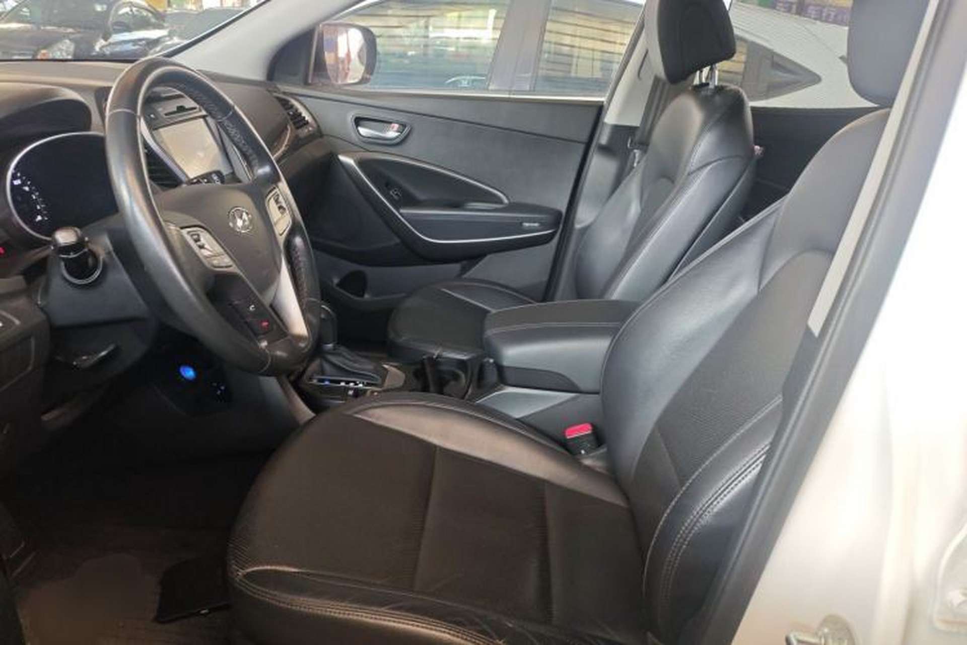 Used Hyundai Santa Fe 2015 2.0T Automatic Two-Wheel Drive Smart Version 5 Seats Left Front Seat