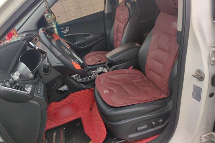 Used Hyundai Santa Fe 2015 2.0T Automatic Two-Wheel Drive Smart Version 5 Seats Left Front Seat