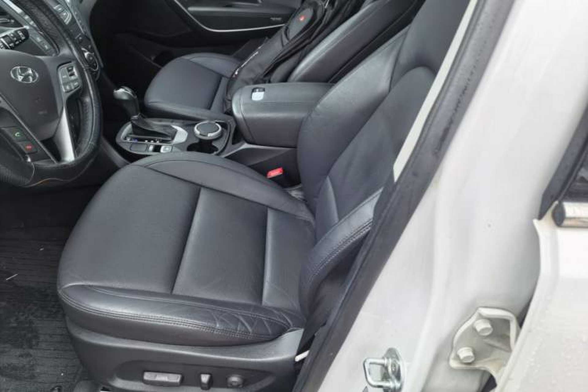Used Hyundai Santa Fe 2015 2.0T Automatic 4x4 Smart 7-Seater Left Front Seat