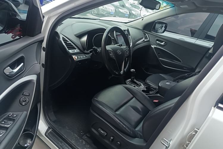 Used Hyundai Santa Fe 2015 2.0T Automatic 4x4 Smart 7-Seater Left Front Seat