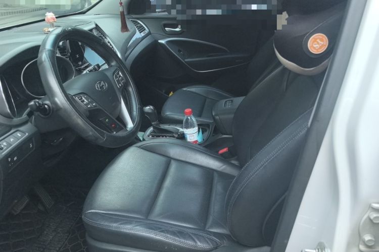 Used Hyundai Santa Fe 2015 2.0T Automatic All-Wheel Drive Smart Version 5 Seats Left Front Seat