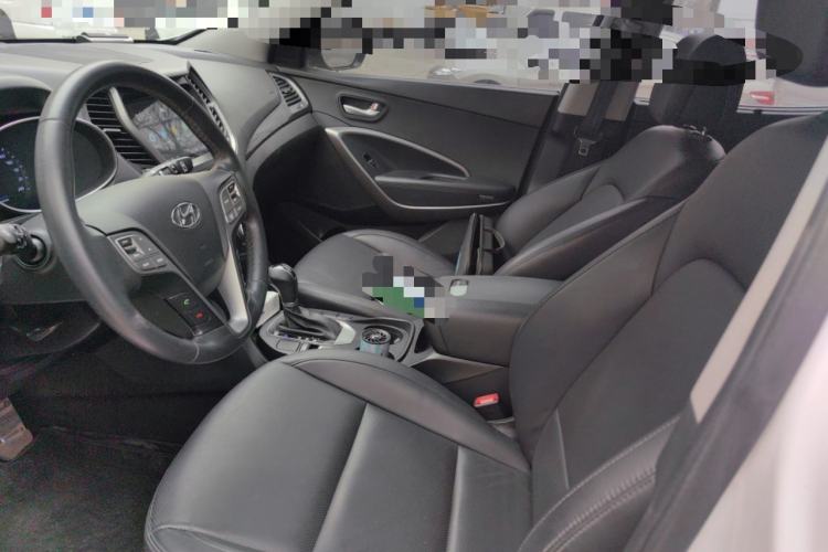 Used Hyundai Santa Fe 2015 2.0T Automatic All-Wheel Drive Smart Version 5 Seats Left Front Seat
