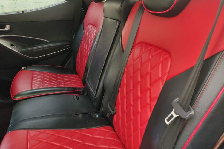 Used Hyundai Santa Fe 2015 2.0T Automatic Two-Wheel Drive Smart Version 5 Seats Left Rear Seat