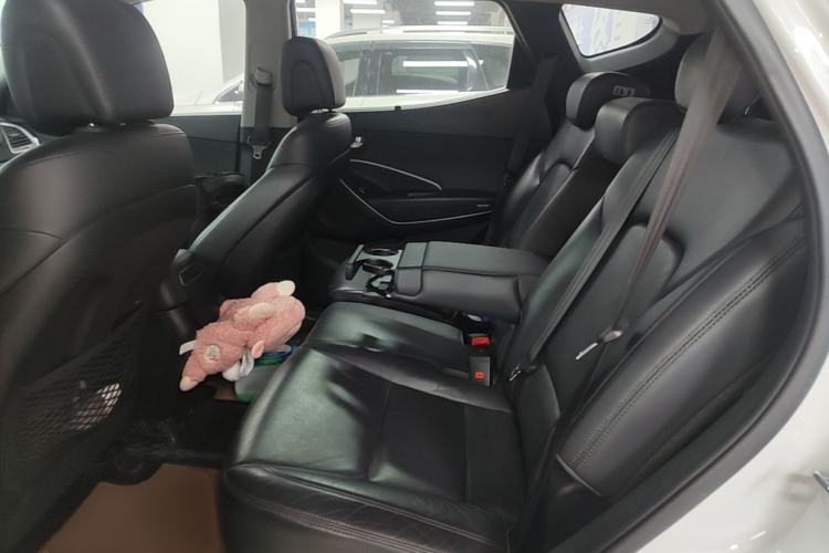 Used Hyundai Santa Fe 2015 2.0T Automatic All-Wheel Drive Smart Version 5 Seats Left Rear Seat