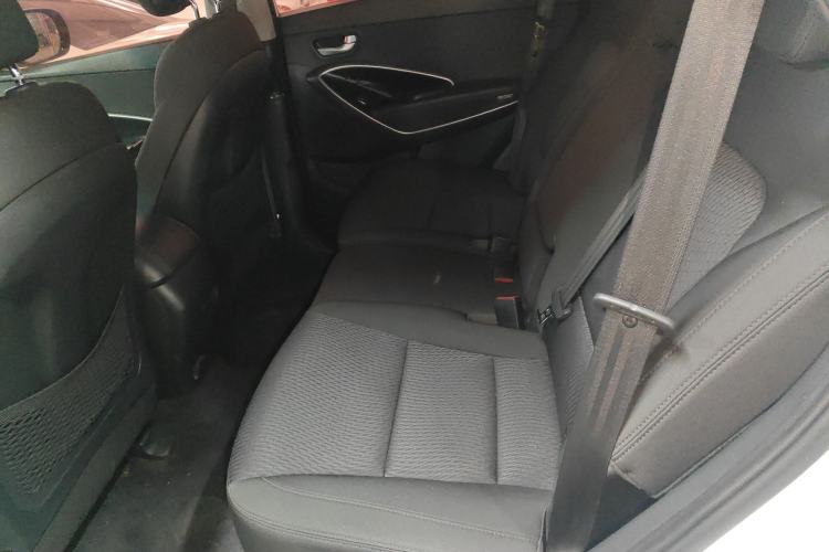 Used Hyundai Santa Fe 2015 2.0T Automatic Two-Wheel Drive Comfort Version 5 Seats Left Rear Seat