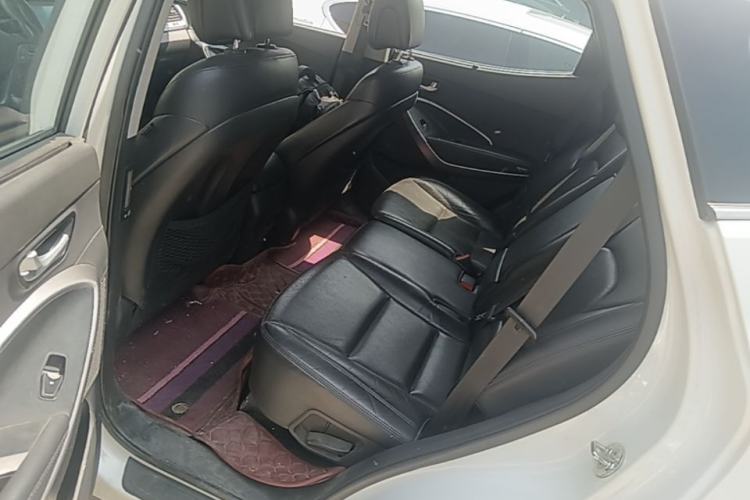 Used Hyundai Santa Fe 2015 2.0T Automatic Two-Wheel Drive Smart Version 5 Seats Left Rear Seat