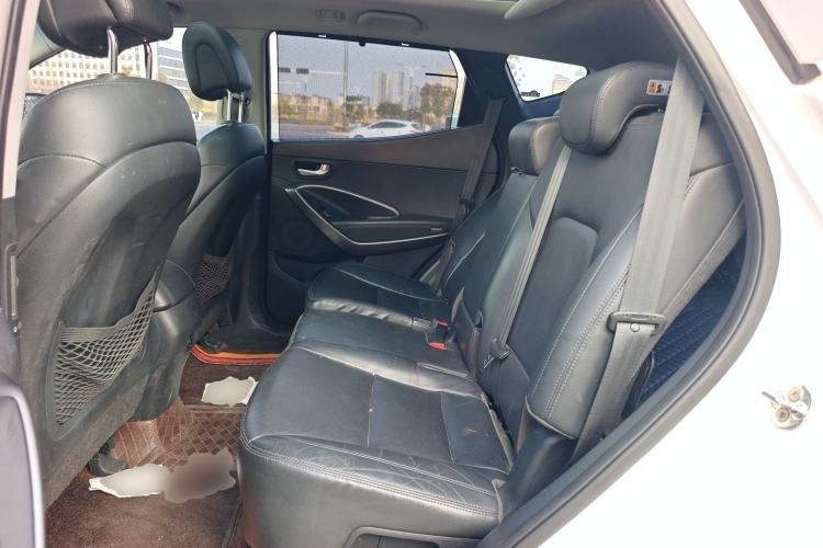 Used Hyundai Santa Fe 2015 2.0T Automatic Two-Wheel Drive Smart Version 5 Seats Left Rear Seat