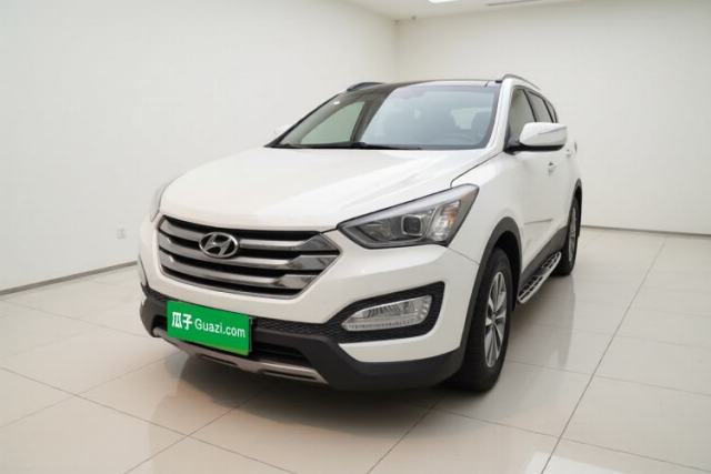 Used Hyundai Santa Fe 2015 2.4L Automatic Two-Wheel Drive Smart Version 5 Seats