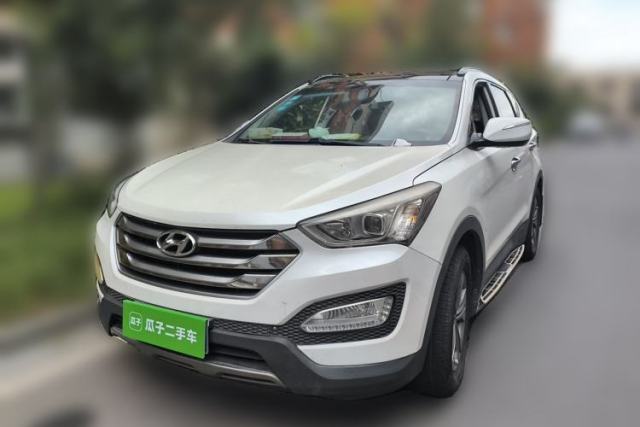 Used Hyundai Santa Fe 2015 2.4L Automatic Two-Wheel Drive Smart Version 5 Seats