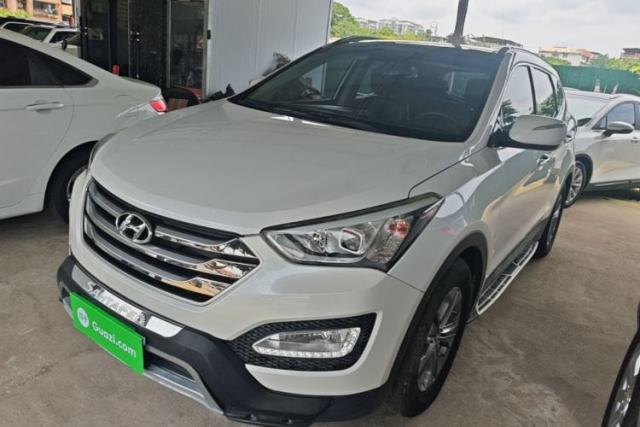 Used Hyundai Santa Fe 2015 2.0T Automatic Two-Wheel Drive Smart Version 5 Seats