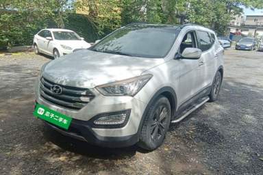 Used Hyundai Santa Fe 2015 2.4L Automatic Two-Wheel Drive Smart Version 5 Seats