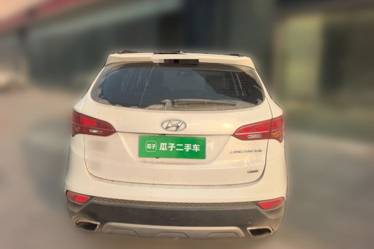 Used Hyundai Santa Fe 2015 2.4L Automatic All-Wheel Drive Smart Version 5 Seats Rear