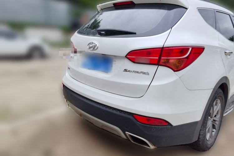 Used Hyundai Santa Fe 2015 2.4L Automatic Two-Wheel Drive Smart Version 5 Seats Rear