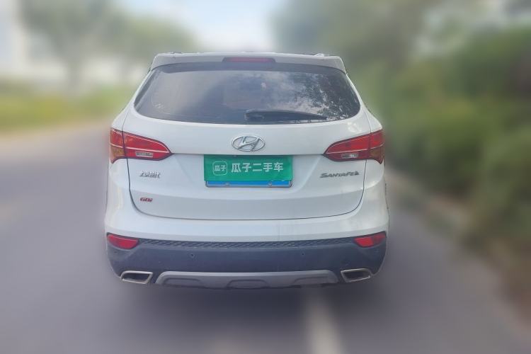 Used Hyundai Santa Fe 2015 2.4L Automatic Two-Wheel Drive Smart Version 5 Seats Rear