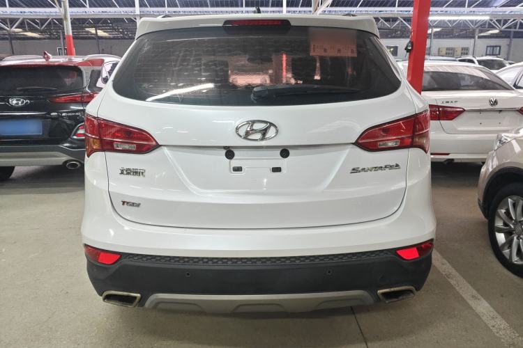 Used Hyundai Santa Fe 2015 2.0T Automatic Two-Wheel Drive Comfort Version 5 Seats Rear