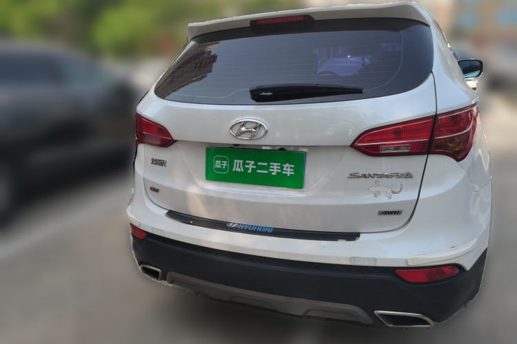 Used Hyundai Santa Fe 2015 2.4L Automatic All-Wheel Drive Smart Version 5 Seats Rear