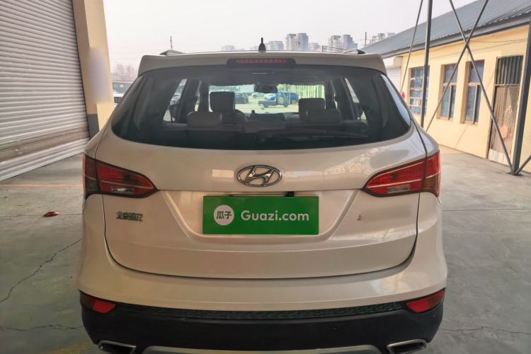 Used Hyundai Santa Fe 2015 2.4L Automatic Two-Wheel Drive Comfort Edition 5 Seats Rear