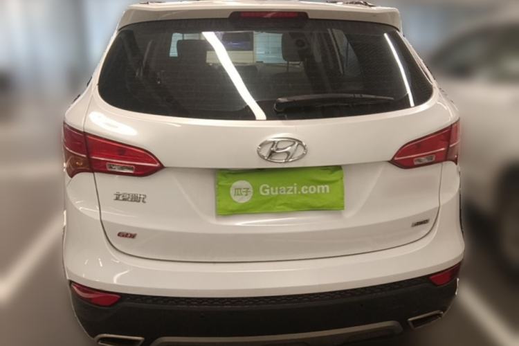 Used Hyundai Santa Fe 2015 2.4L Automatic All-Wheel Drive Smart Version 5 Seats Rear