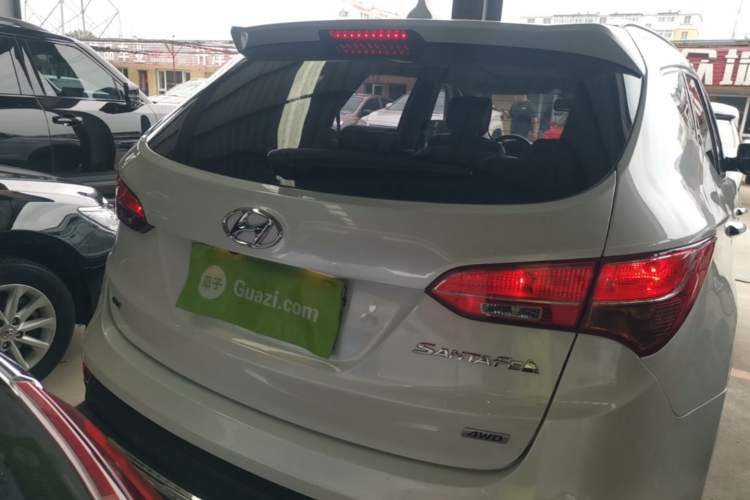 Used Hyundai Santa Fe 2015 2.4L Automatic All-Wheel Drive Smart Version 5 Seats Rear