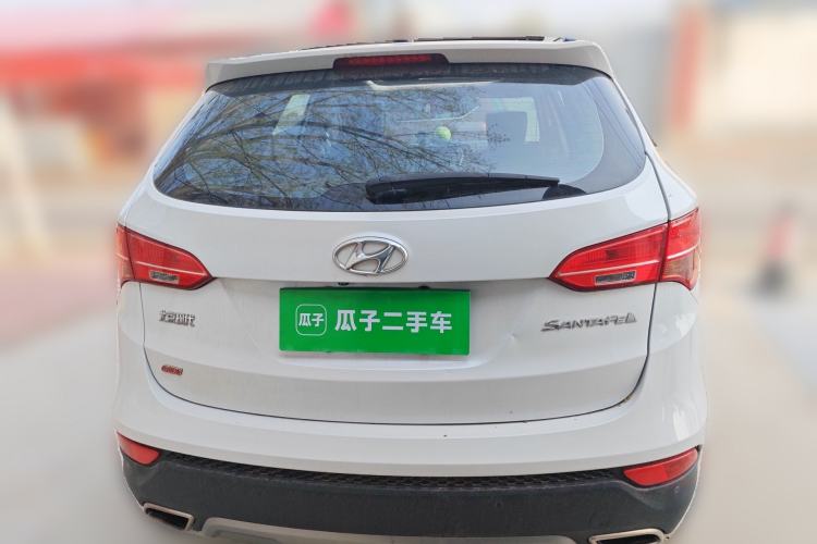 Used Hyundai Santa Fe 2015 2.4L Automatic Two-Wheel Drive Smart Version 5 Seats Rear