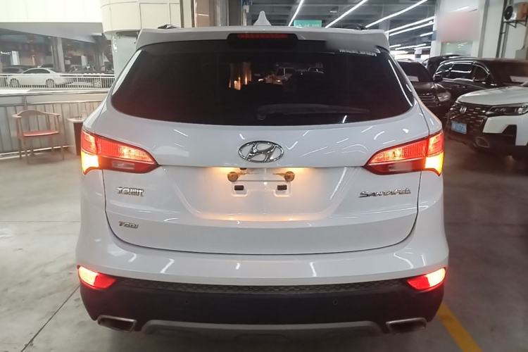 Used Hyundai Santa Fe 2015 2.0T Automatic Two-Wheel Drive Smart Version 5 Seats Rear