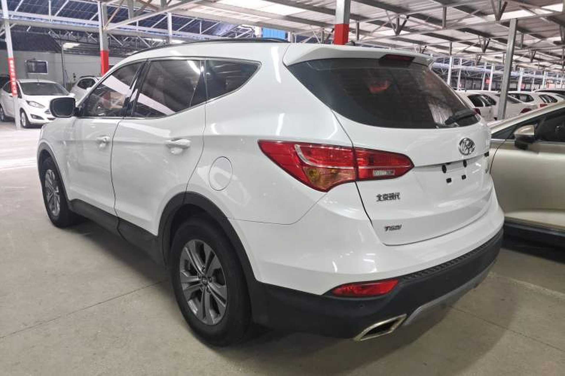 Used Hyundai Santa Fe 2015 2.0T Automatic Two-Wheel Drive Comfort Version 5 Seats Rear Left 45 Deg
