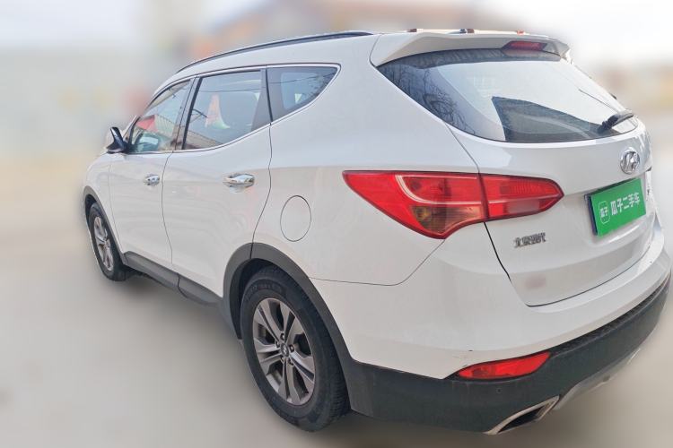 Used Hyundai Santa Fe 2015 2.4L Automatic Two-Wheel Drive Smart Version 5 Seats Rear Left 45 Deg