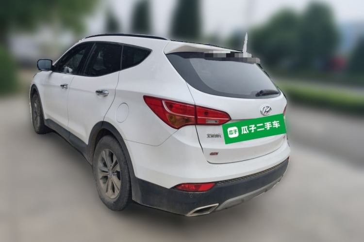 Used Hyundai Santa Fe 2015 2.4L Automatic All-Wheel Drive Smart Version 5 Seats Rear Left 45 Deg