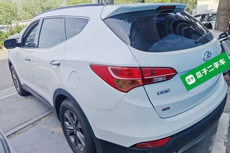 Used Hyundai Santa Fe 2015 2.4L Automatic All-Wheel Drive Smart Version 5 Seats Rear Left 45 Deg