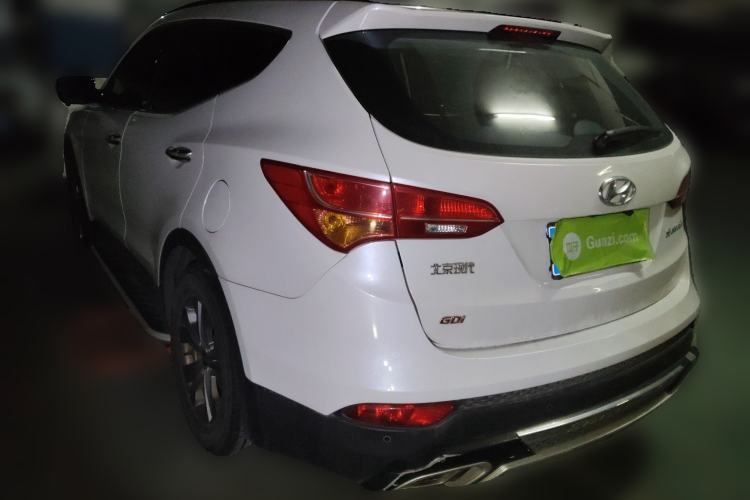 Used Hyundai Santa Fe 2015 2.4L Automatic Two-Wheel Drive Smart Version 5 Seats Rear Left 45 Deg